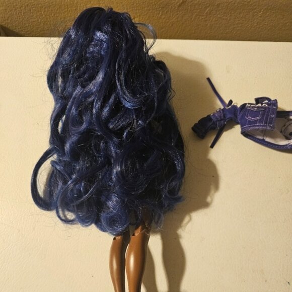 Rainbow High Indigo Krystal Bailey Doll With Outfit - Picture 3 of 6